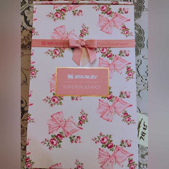 Stanley x LoveShackFancy Rosa Beaux Pink 20oz BNIB - In Hand Ships Fast - Picture 1 of 7